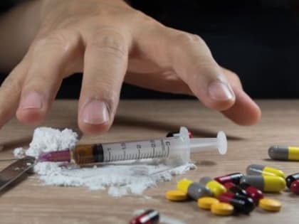 В Курске осудили двух девушек за торговлю наркотиками