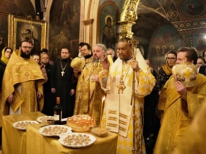 Преосвященнейший епископ Паисий совершил Божественную Литургию в праздник святителя Саввы Сербского на Сербском подворье в Москве