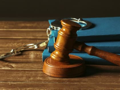 22-летнюю железногорку, выполнявшую роль курьера у мошенников, приговорили к двум годам колонии