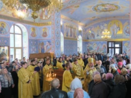 В день памяти святителя Николая Чудотворца Преосвященнейший епископ Паисий совершил Божественную литургию