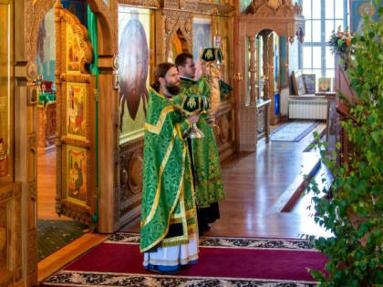 День Святой Троицы - престольный праздник Курского Свято-Троицкого женского монастыря