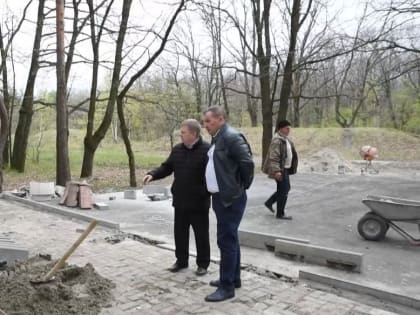 В Курске в Горелом лесу благоустроят территорию у братского захоронения