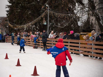На Губернском катке прошёл один из финальных этапов Зимних эстафетных игр.