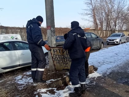 В Курске на улицах Моковской и Черняховского ведется демонтаж штендеров