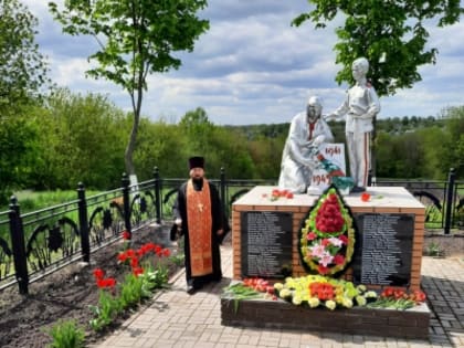 День Победы в поселке Тим