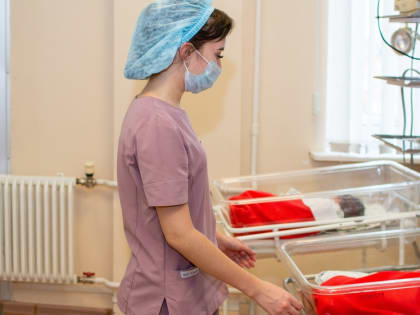 В Курской области первым новорожденным в 2025 году стала девочка