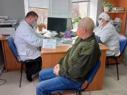 Врачи Курской областной больницы провели выездной приём в Черемисиновском районе