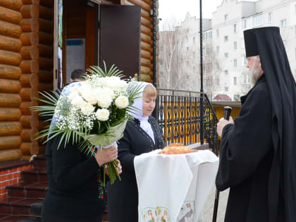 Митрополит Герман совершил Божественную литургию в храме Покрова Божией Матери