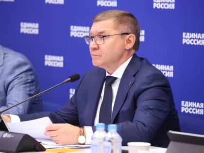 Единая Россия поддерживает детей и школы в России