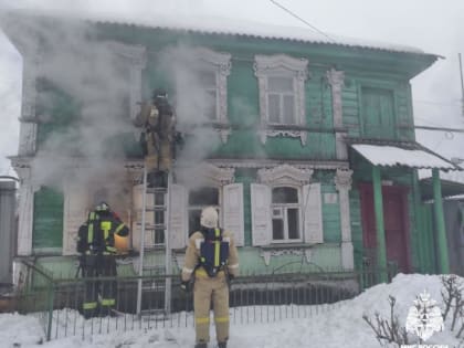 Курянин спас 50-летнюю соседку из горящего дома