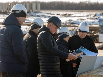 Роман Старовойт ознакомился с ходом работ по созданию мемориального комплекса в Поныровском районе