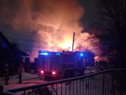 В Курске на Верхнем Гостином переулке сгорел жилой дом