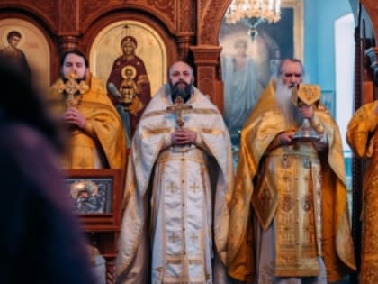 В день празднования Собора вселенских учителей и святителей Василия Великого, Григория Богослова и Иоанна Златоустого в храме Архангела Михаила села 2-е Засеймье Мантуровского райо
