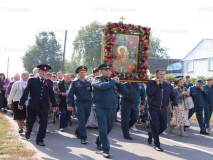 В Курской области прошёл крестный ход с иконой Божией Матери «Неопалимая Купина»