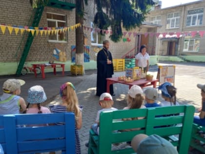 В преддвери праздника Преображения Господня в детском саду состоялась встреча со священником