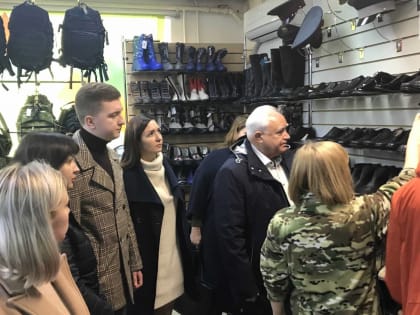 Сегодня курские единороссы провели мониторинг цен одежды и снаряжения для военных