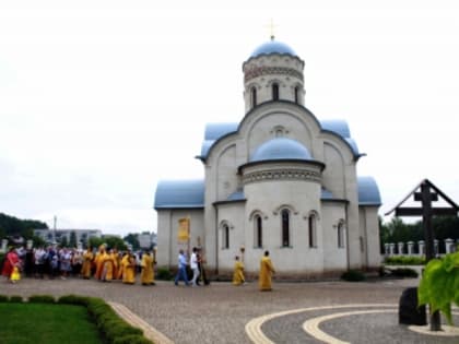 В день памяти равноапостольного великого князя Владимира Преосвященнейший епископ Паисий совершил Божественную литургию