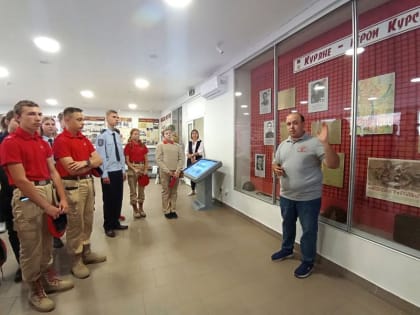 В Курске прошла выставка-экскурсия «Герои Курска и Донбасса»