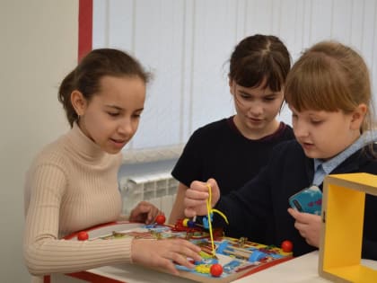 В Центральной городской библиотеке для молодёжи им. А. А. Фета состоялась познавательная экскурсия «Секреты книжного мира»