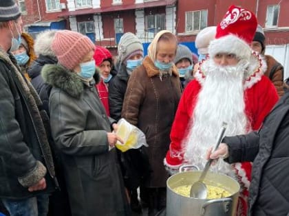 В Курске 1 января прошёл первый благотворительный обед для бездомных и нуждающихся