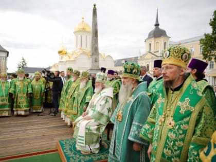 Митрополит Курский и Рыльский Герман сослужил Святейшему Патриарху в Троице-Сергиевой Лавре