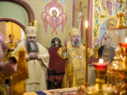 В день памяти пророка Божия Илии Преосвященнейший епископ Паисий сослужил Божественную литургию митрополиту Нижегородскому и Арзамасскому Георгию в Вознесенском Печерском монастыре