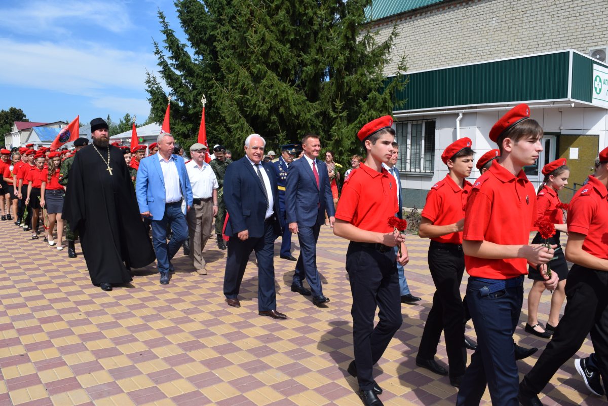 Погода в пристени курской. Аллея славы Пристень. Алеяславы пос Пристень. Аллея славы Пристень Курская область. Аллея славы в Медвенке Курской области.