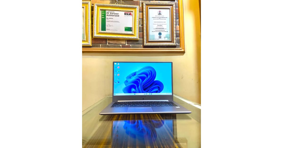 Medion Akoya S6445 at EGL Stores
