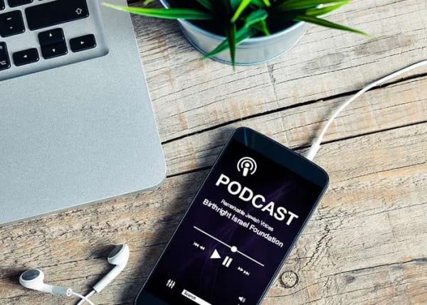 pocast-phonecomputer-featimage