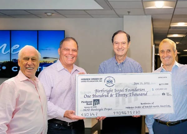 Hebrew Order of David Fills Buses for Birthright Israel