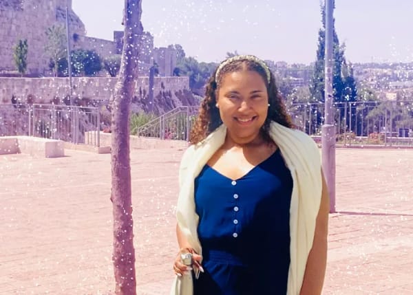 700x500_Michele-Abraham