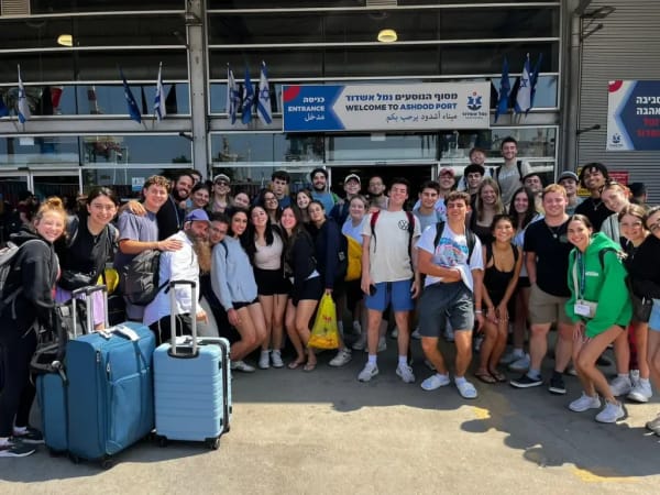 500-program-participants-earlier-today-106648754