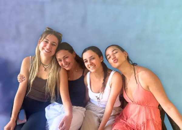 Tess Issacson FEATURED