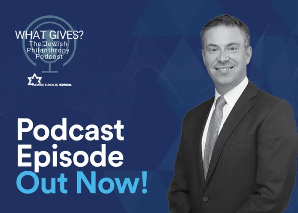 700x500_elias-podcast