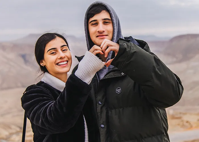 alumnithanks_playvideo_featimage