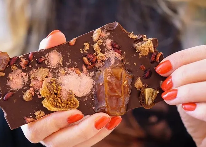 How to Make Birthright Israel Chocolate Bark
