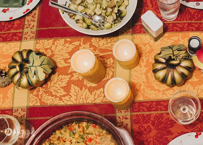 thanksgiving-table-feat