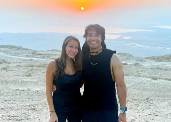 700x500_Dana-Zach