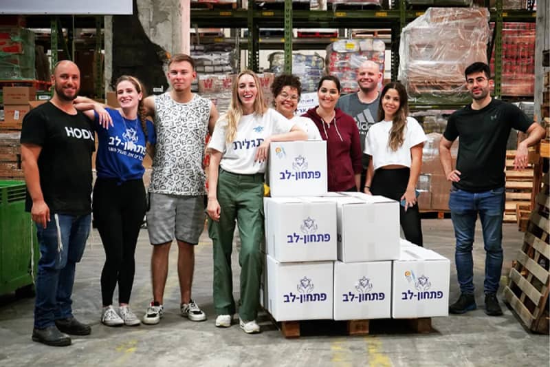 Andrea Rice and fellow Birthright Israel Onward alums 