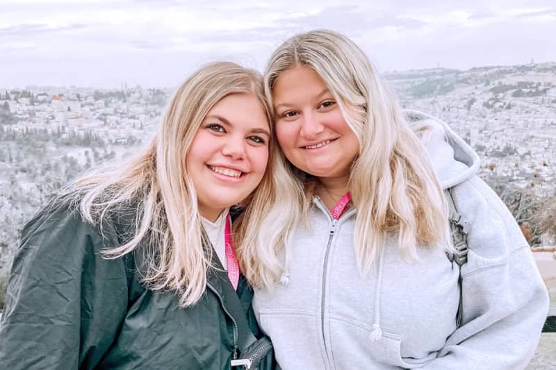 Jordyn Goldstein standing with a fellow Birthright Israel participant