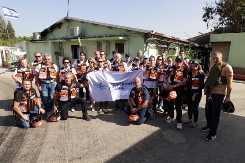 International leaders of Birthright Israel join solidarity mission