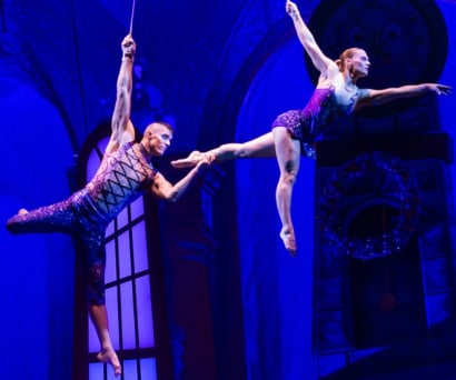 Cirque Dreams Holidaze