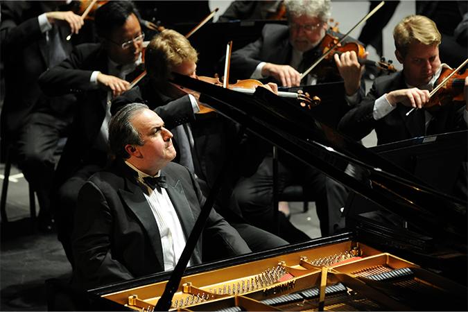 YEFIM BRONFMAN ǀ PHOTOGRAPHY: FRANK STEWART