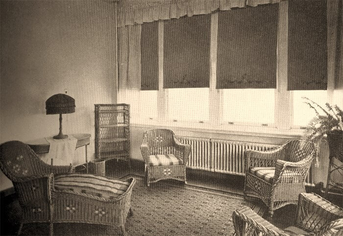 Maternity resting room at the Jersey Homeopathic Hospital in U.S. in early 1900's.