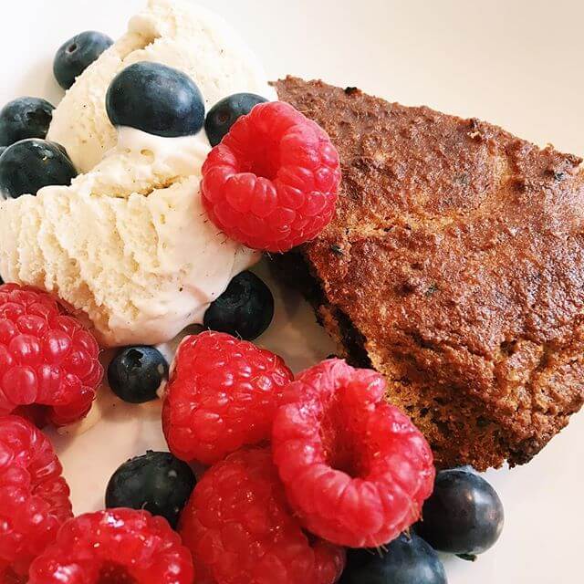 GLUTEN FREE ALMOND CAKE