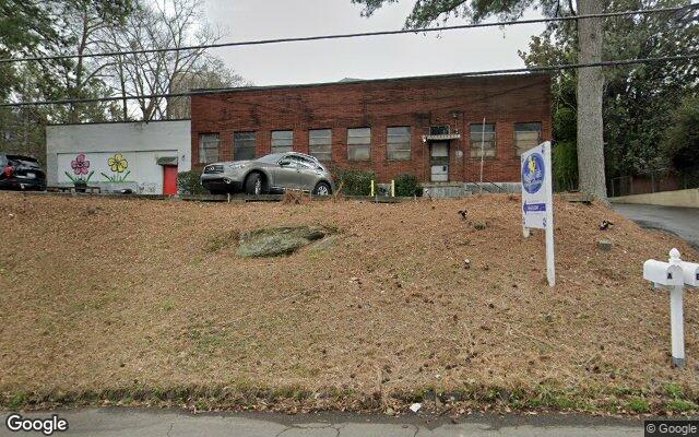 Street-level view near Wagging Tails Atlanta