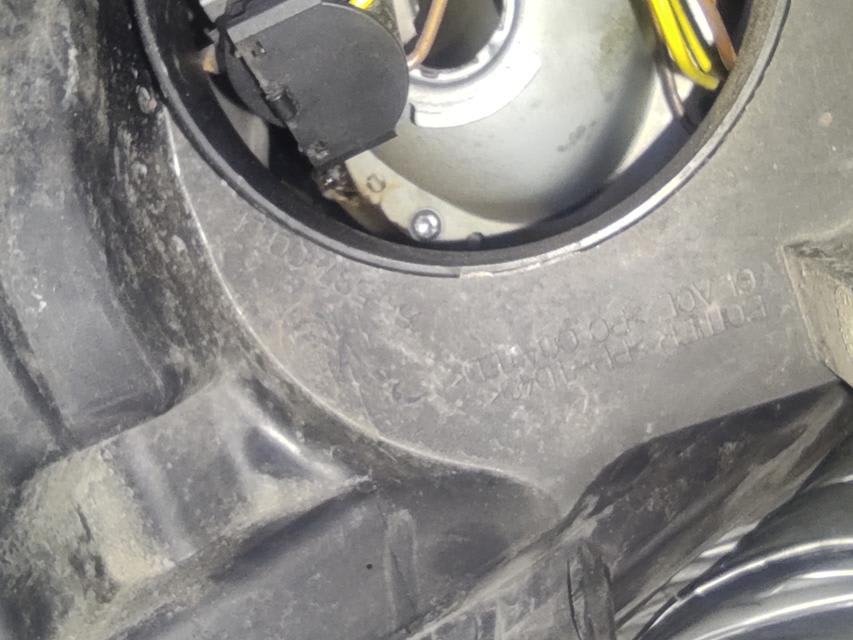 Renault Scenic Priekinis žibintas 1EL 009 447-091; 158103-00; HELLA E4 10913
