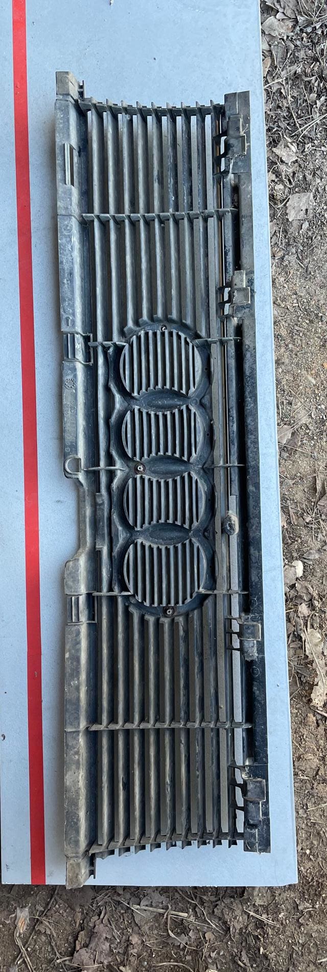 Audi 80, 90 Išorės apdailos komplektas 811853655D 1