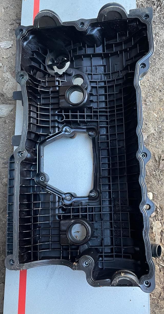 BMW Series 3 Galvutės dangtelis 11127568582   1