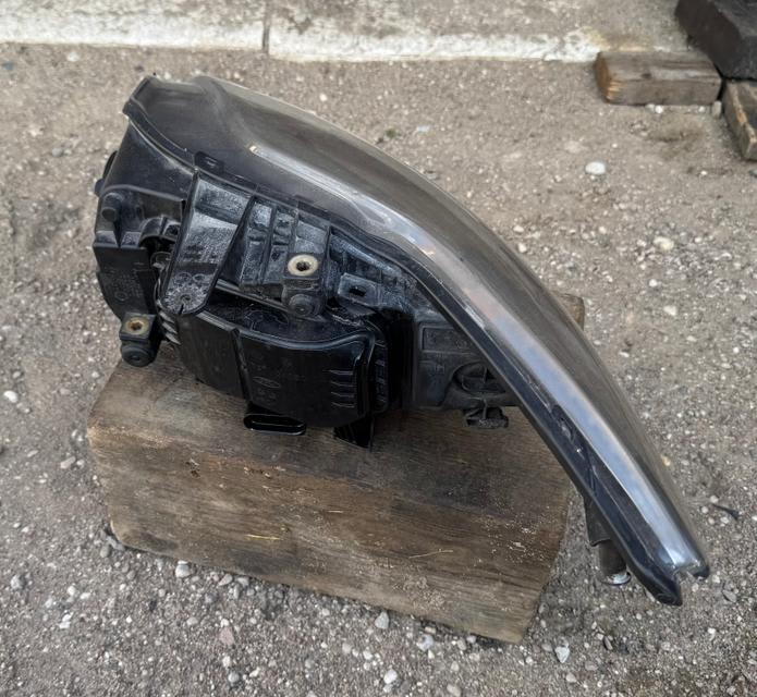 Ford Mondeo Priekinis žibintas 1